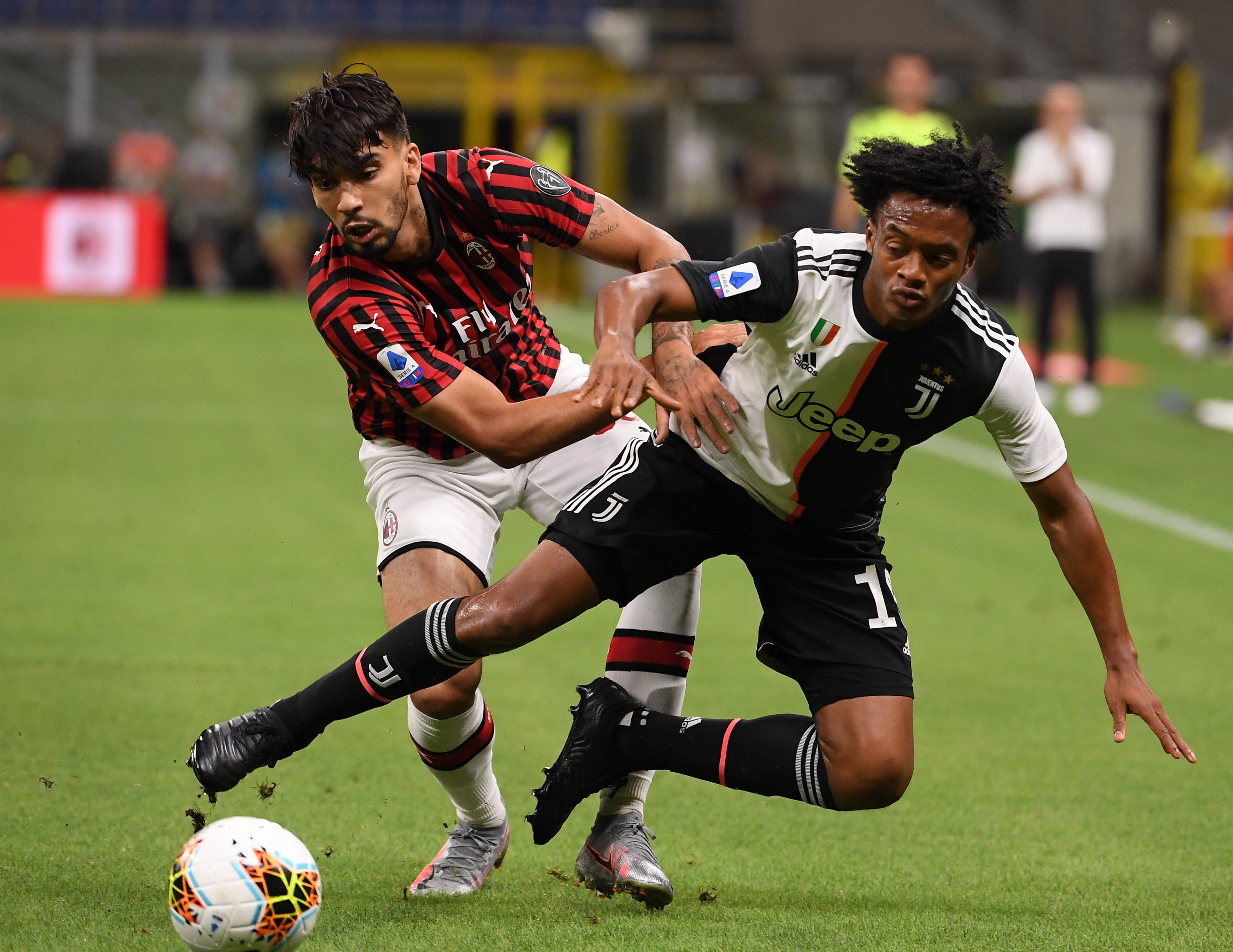 体育足协杯：上海海港淘汰申花 将与山东泰山争夺冠军